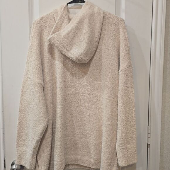 Cupcakes & Cashmere Kangaroo Pocket Pullover Hoodie - Picture 6 of 7